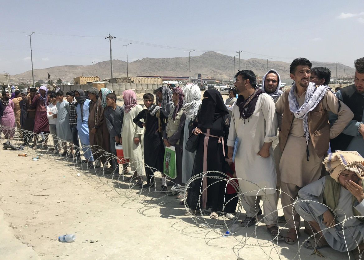 afghanistan agosro aeroporto kabul ap